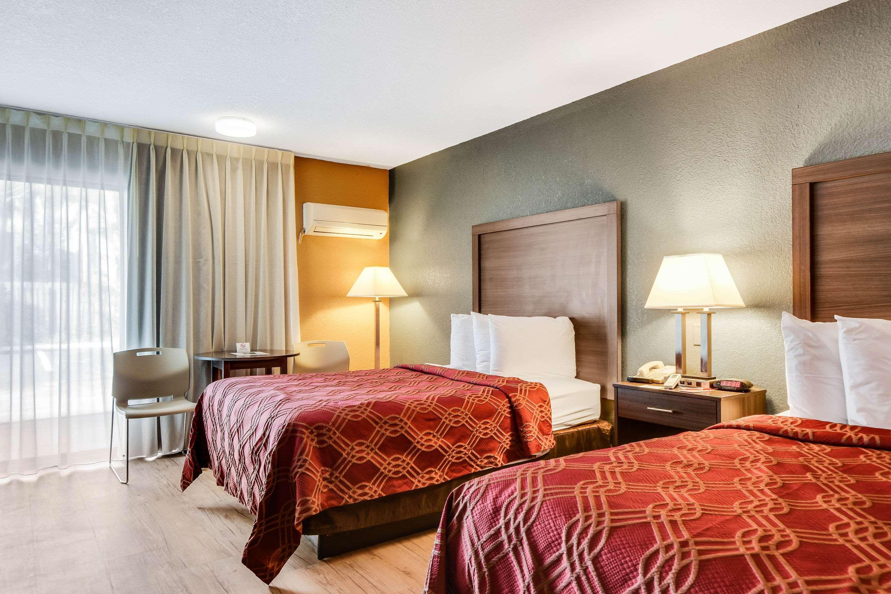 Econo Lodge Busch Gardens Tampa Zewnętrze zdjęcie