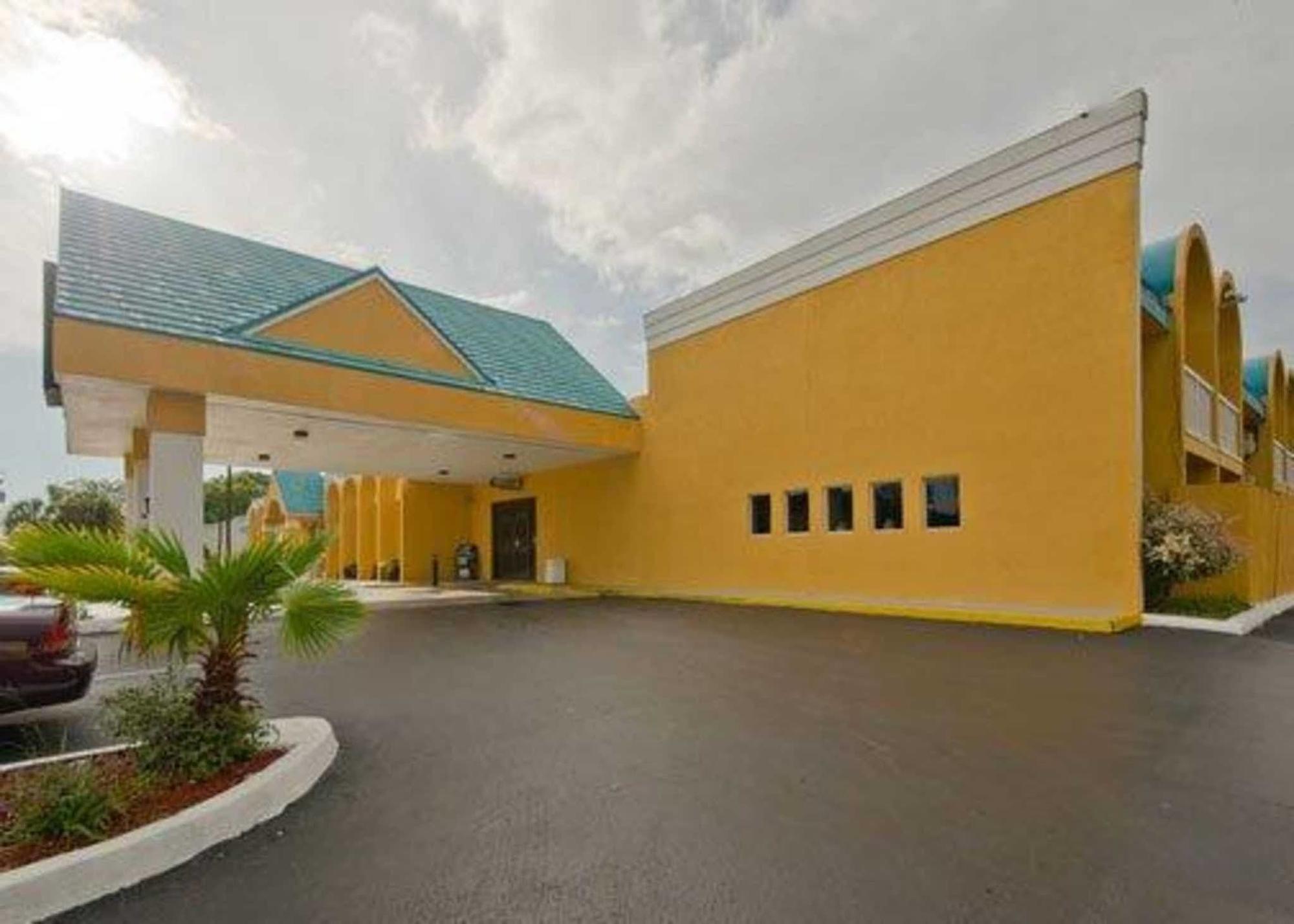 Econo Lodge Busch Gardens Tampa Zewnętrze zdjęcie