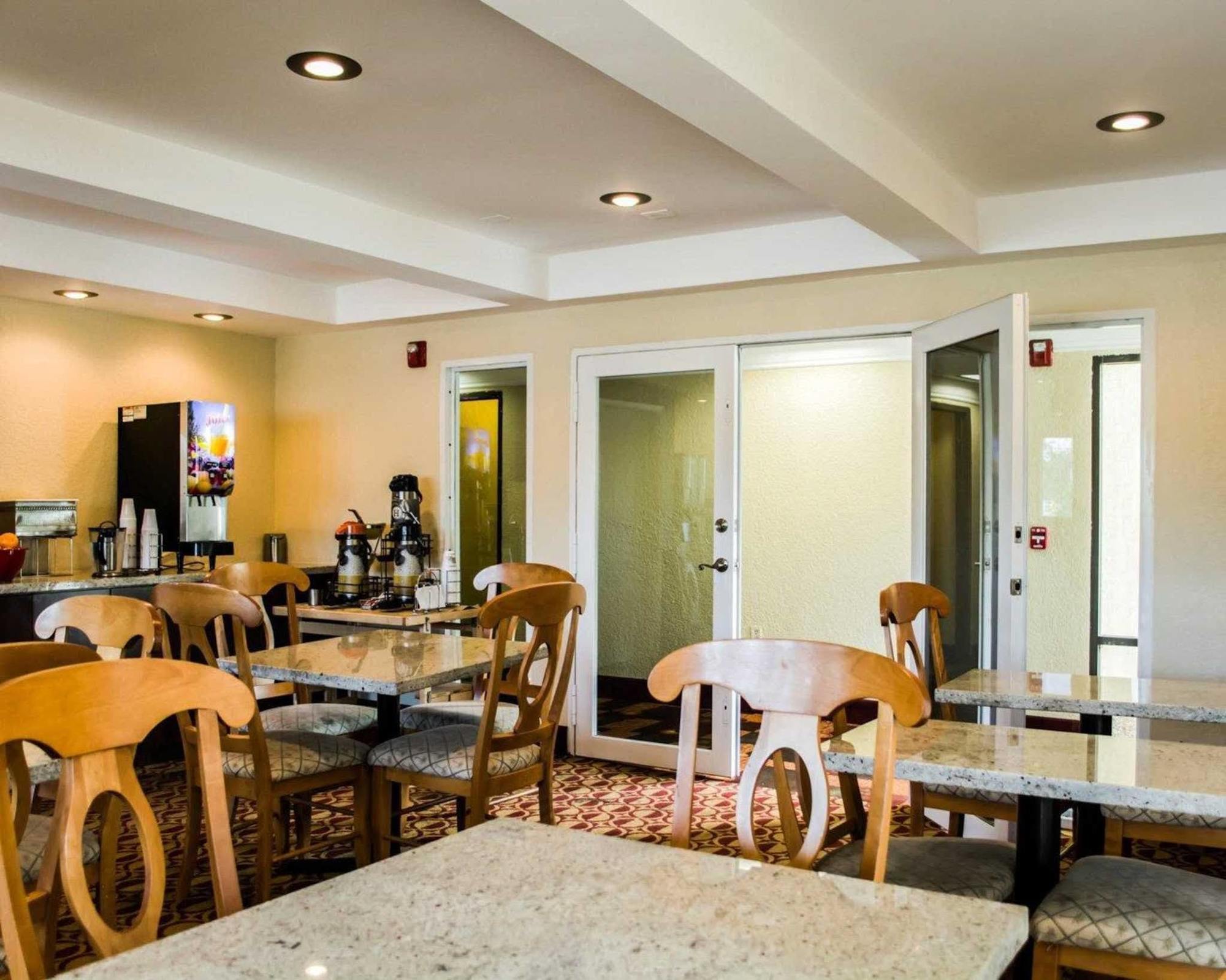 Econo Lodge Busch Gardens Tampa Zewnętrze zdjęcie
